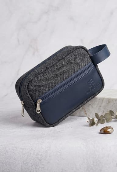 The Nomad Pouch